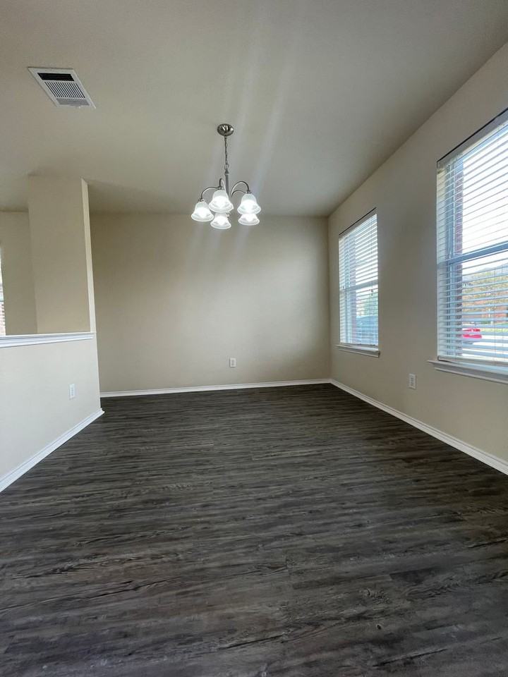 2140 Biggs St - Photo 4 of 19