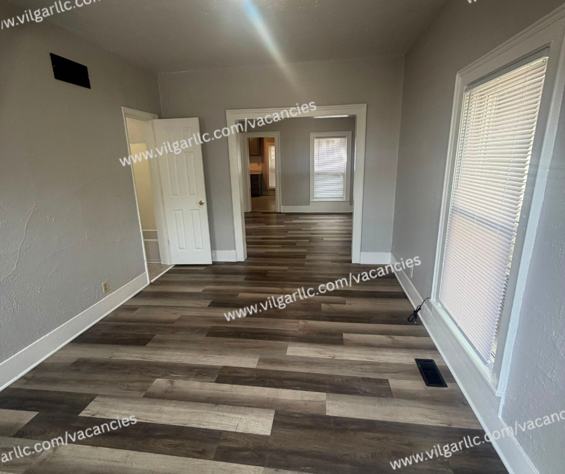 1313 Franklin St - Photo 7 of 17