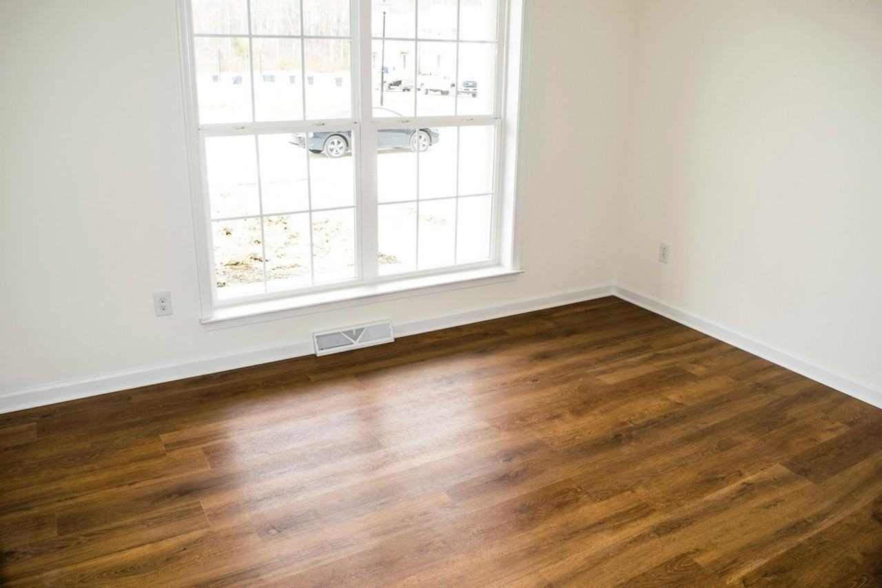 144 Revolutionary Blvd - Photo 5 of 6