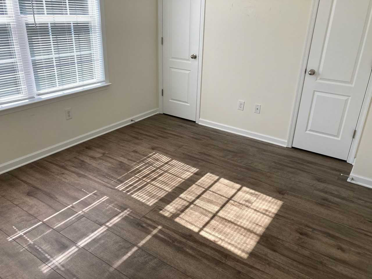 118 Lexington Pl - Photo 2 of 11
