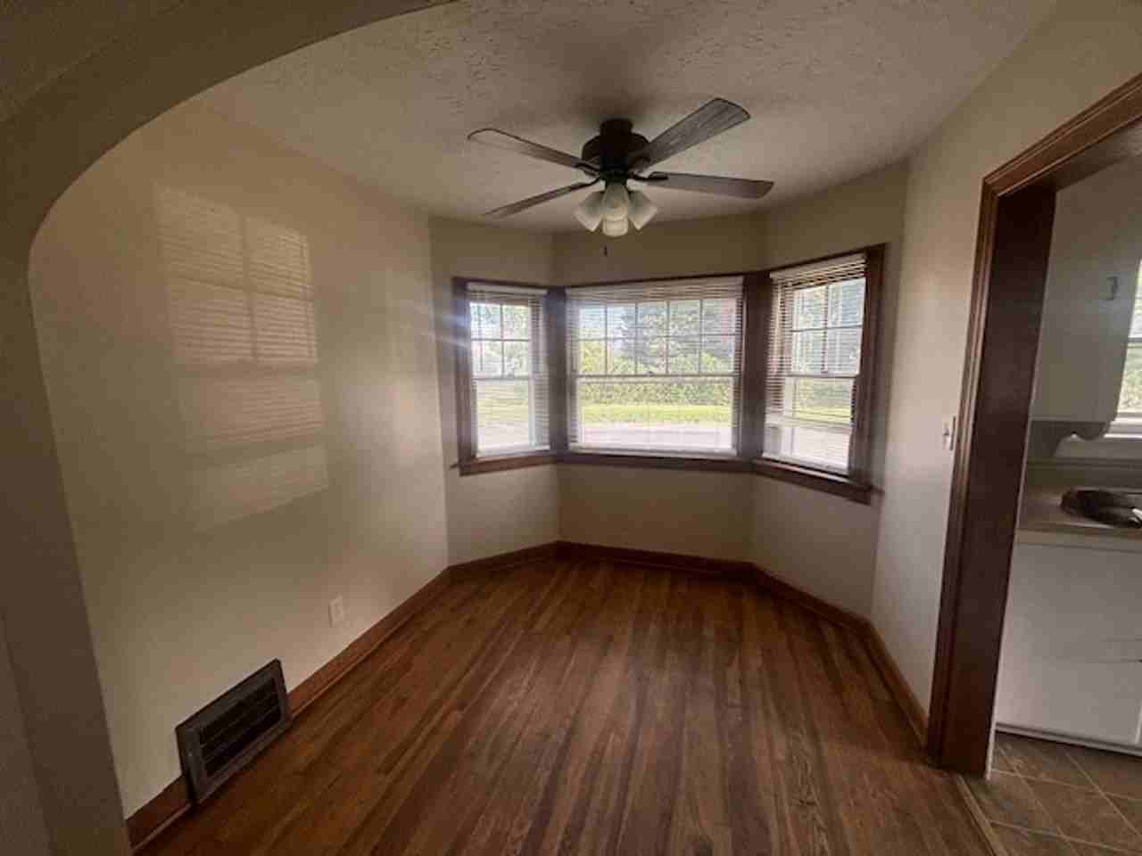 3403 Reid Ave - Photo 5 of 16