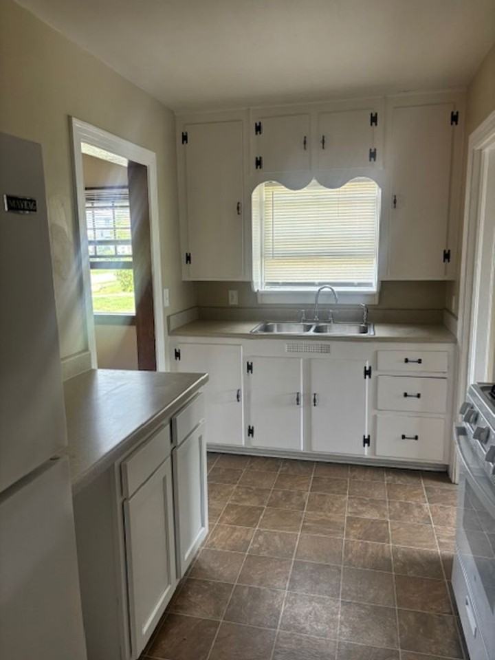 3403 Reid Ave - Photo 6 of 16