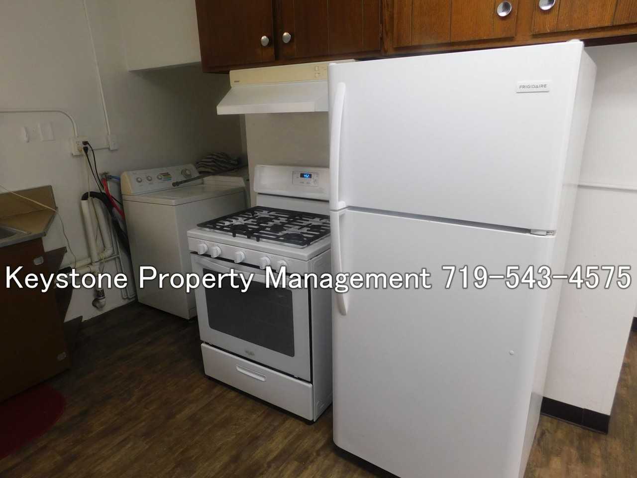 901 W 10th St - Photo 2 of 13