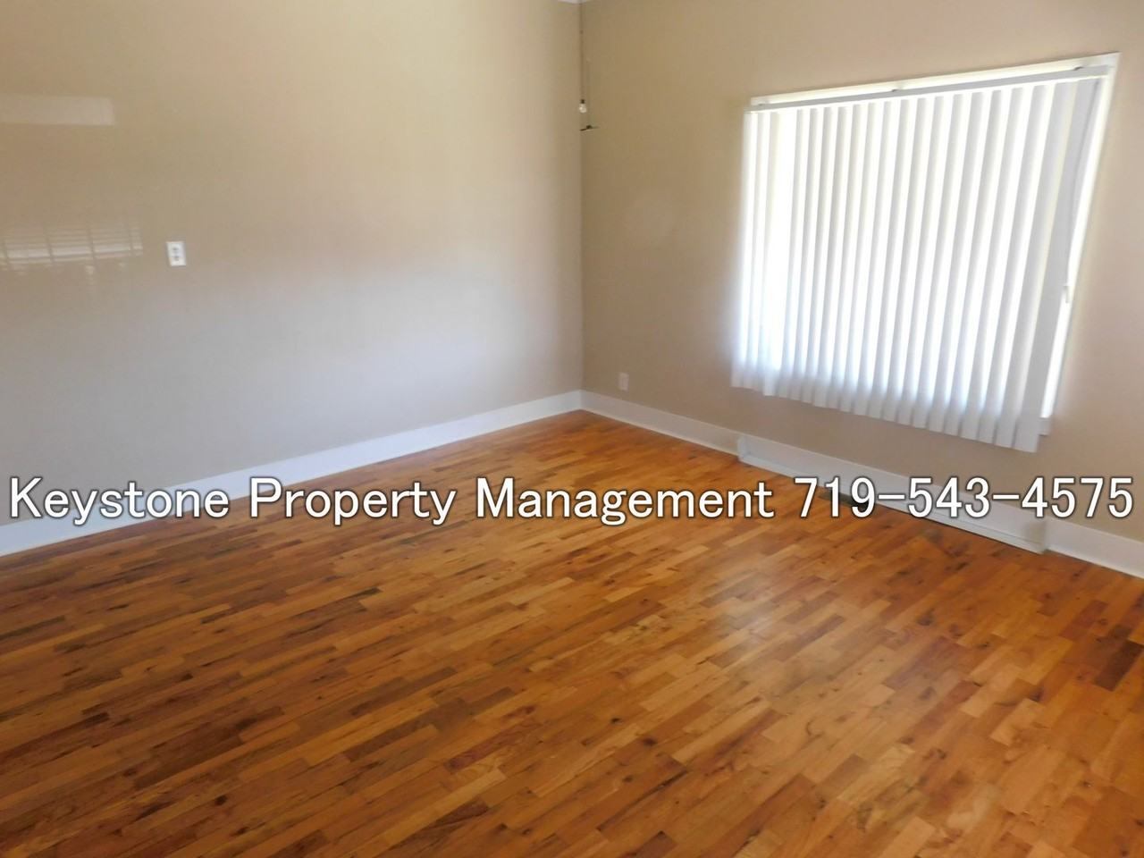 901 W 10th St - Photo 6 of 13