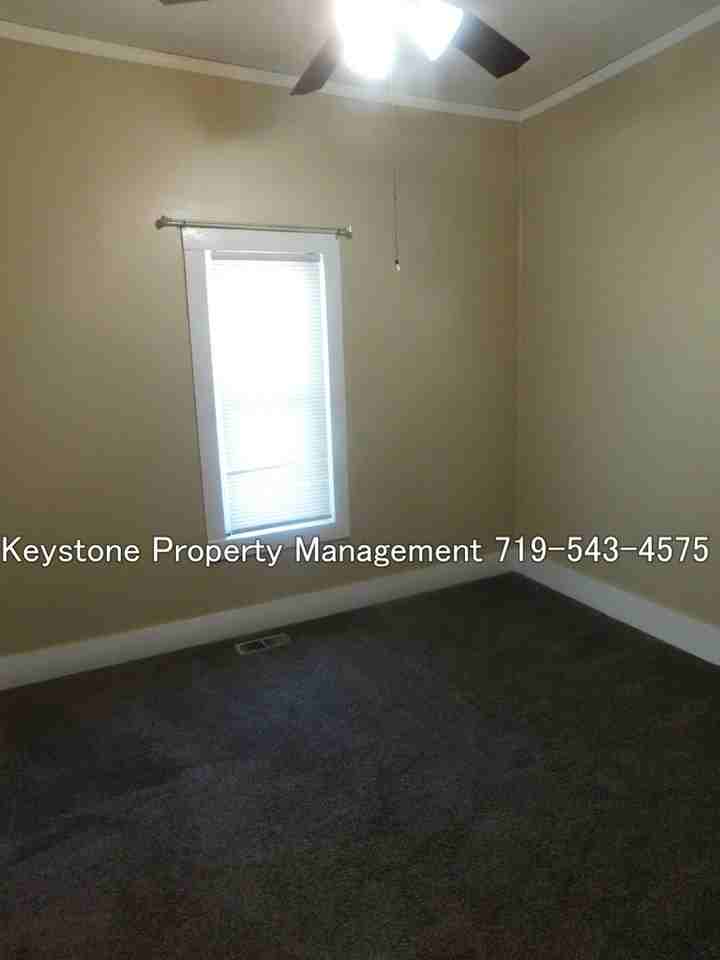 901 W 10th St - Photo 7 of 13