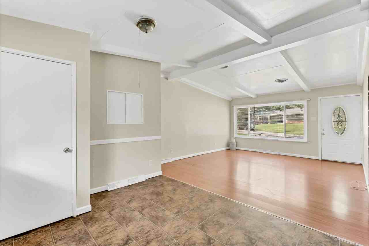 2440 Castle Dr - Photo 7 of 16