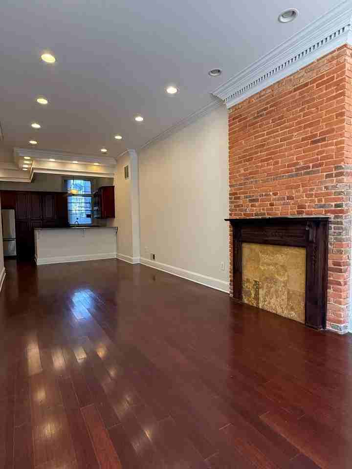 2318 Eutaw Pl - Photo 3 of 21