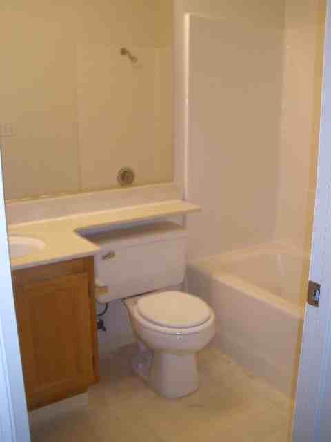 938 Tipperary Dr - Photo 5 of 11