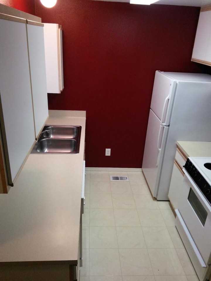 479 Ne Conifer Blvd - Photo 3 of 18