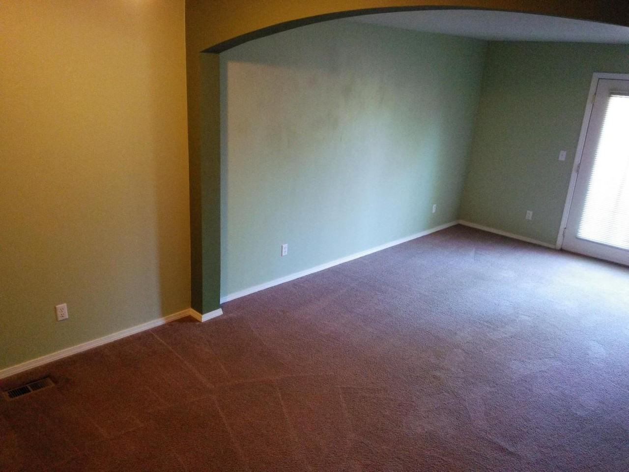 479 Ne Conifer Blvd - Photo 7 of 18