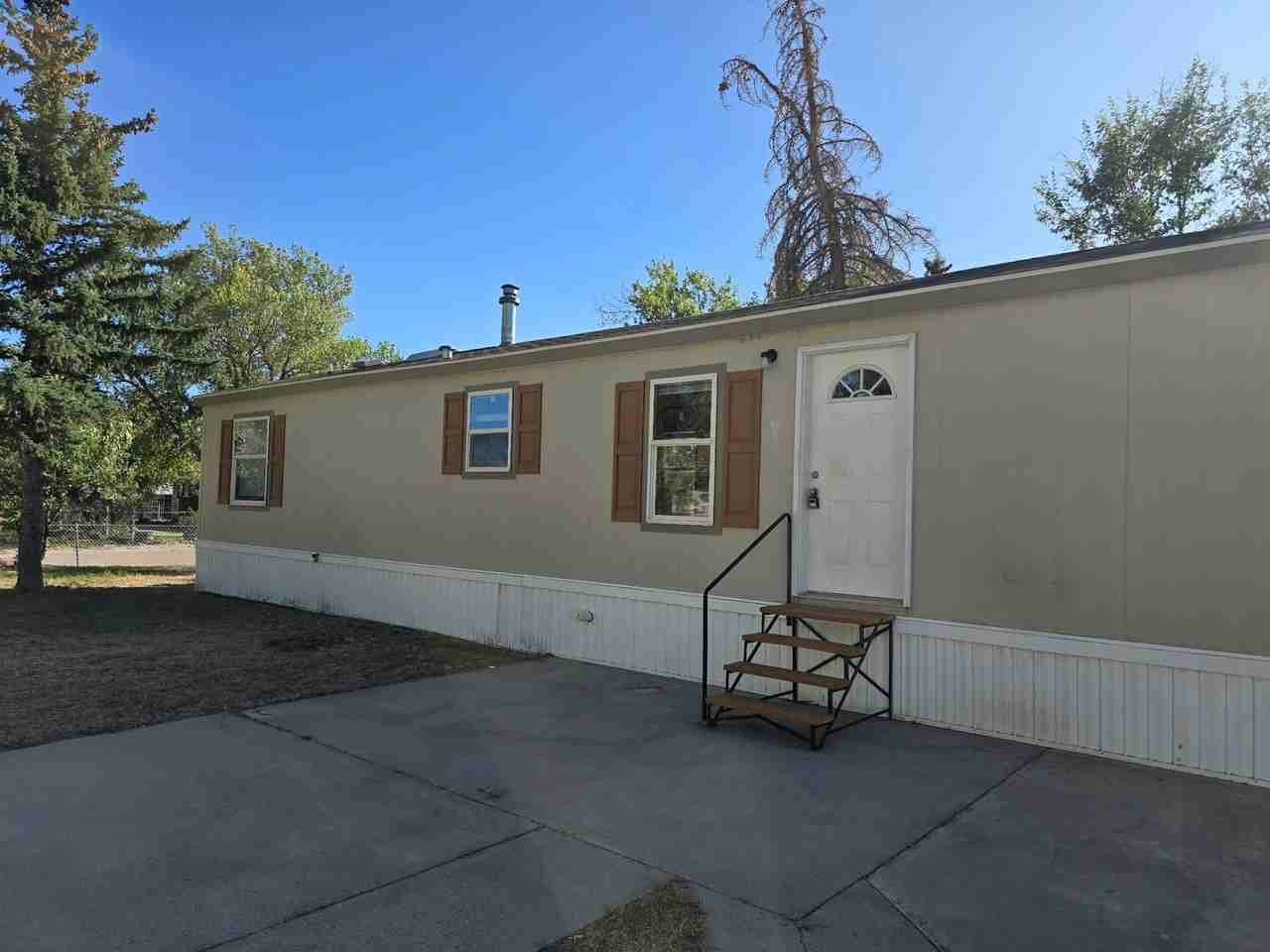 4894 Eisenhower St - Photo 2 of 15