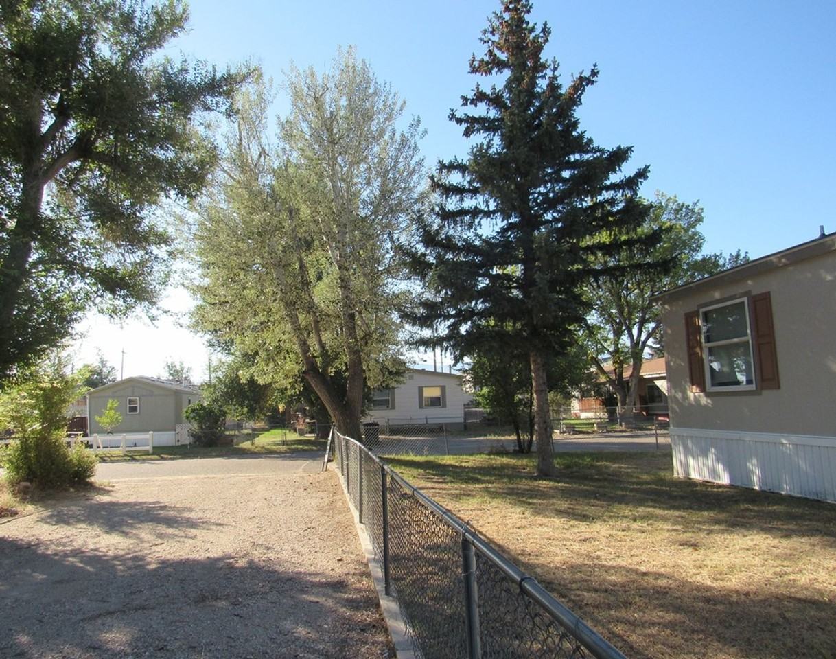 4894 Eisenhower St - Photo 3 of 15