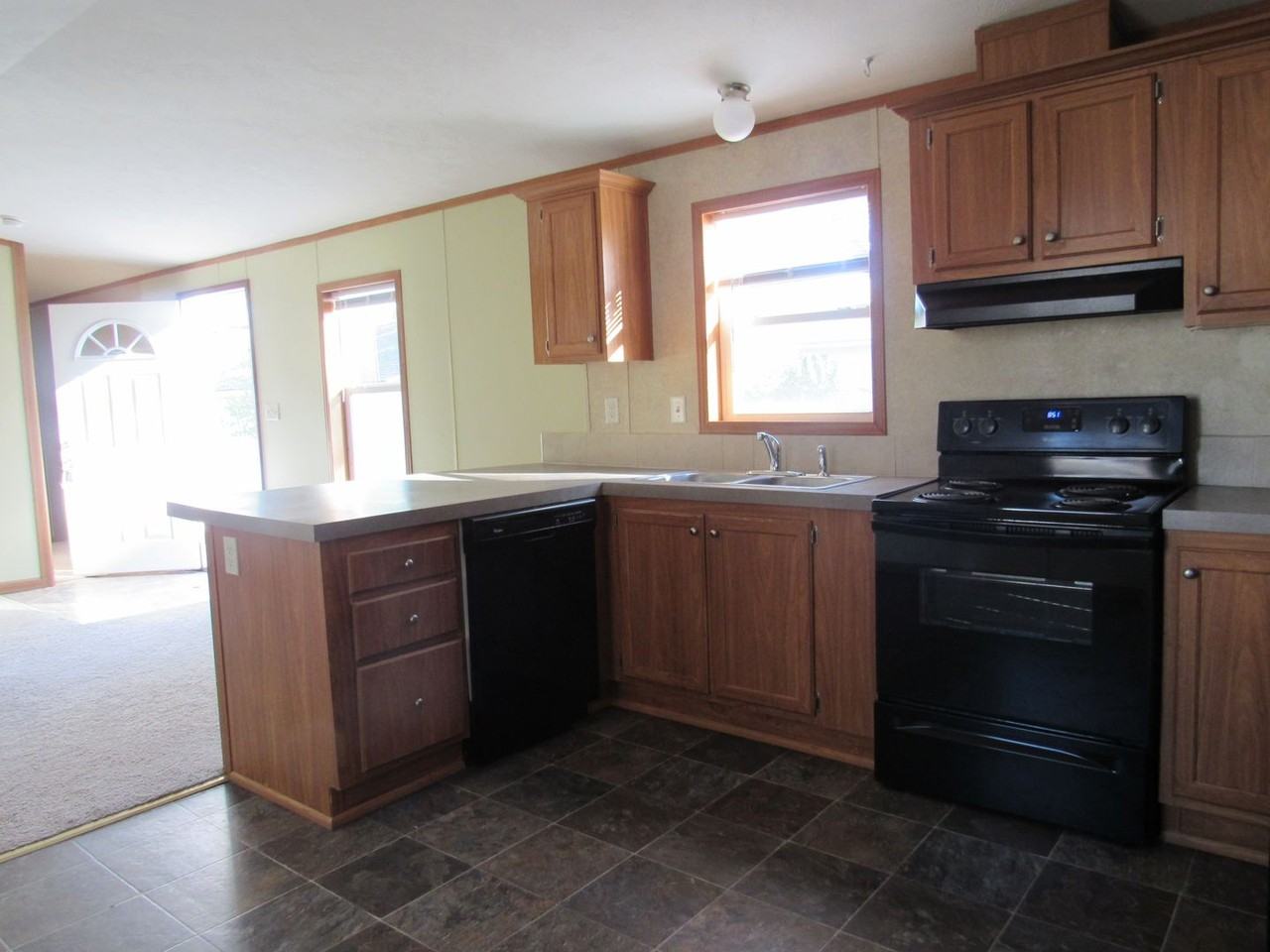 4894 Eisenhower St - Photo 7 of 15