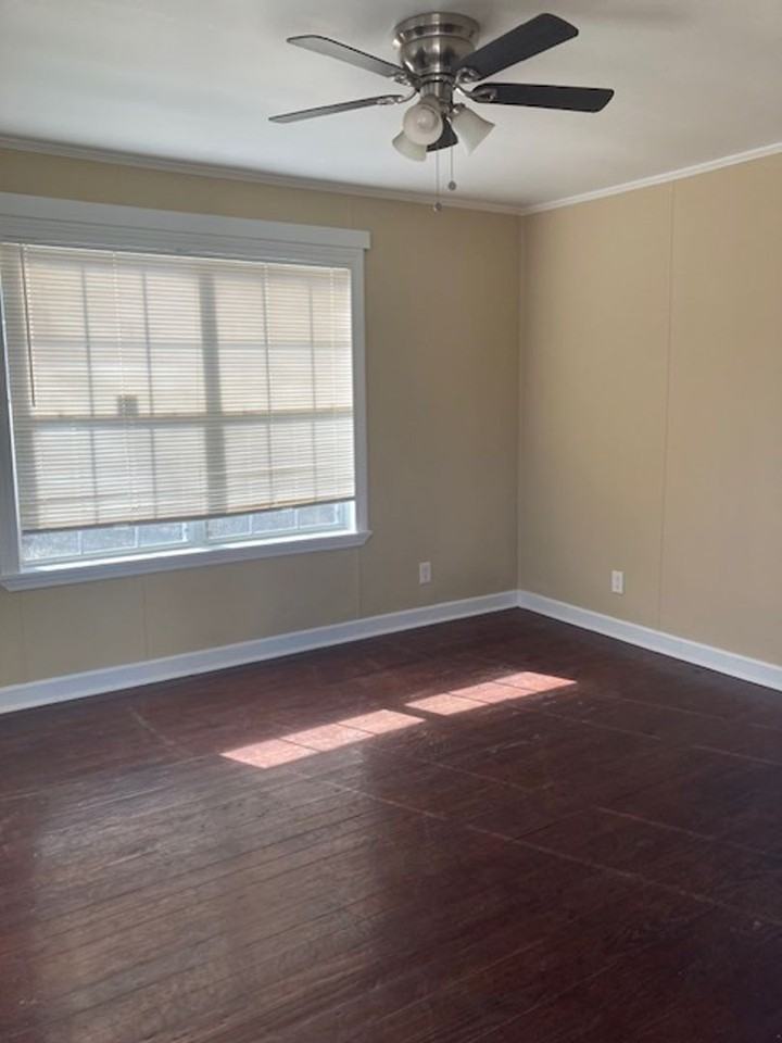 335 Rodenberg Ave - Photo 2 of 11