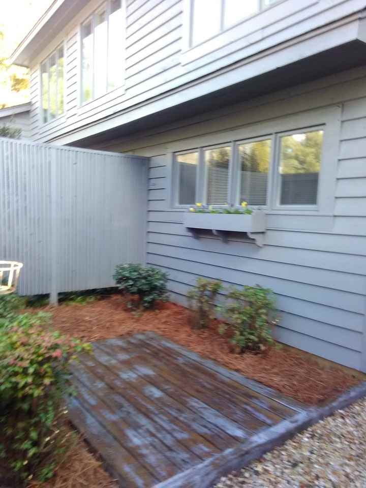 1402 Sherbrooke Cir - Photo 3 of 14