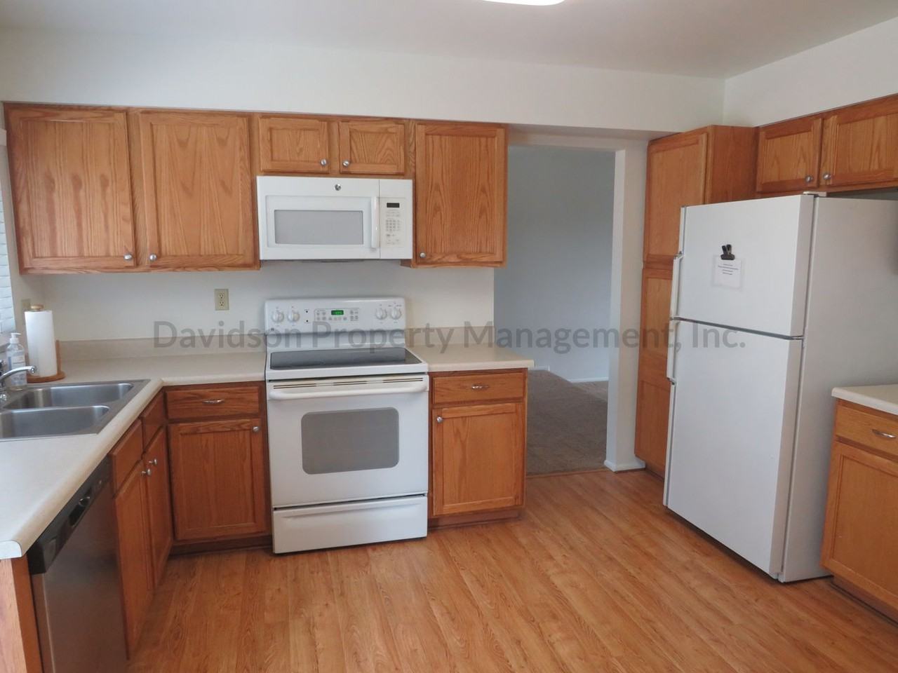 617 Gilcrest Rd - Photo 5 of 16