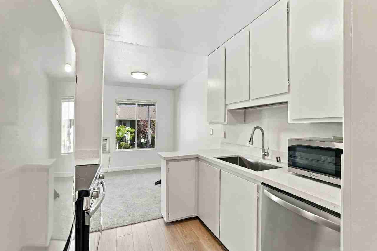 1241 Homestead Ave #200 - Photo 5 of 29