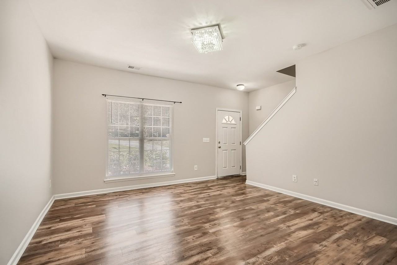 11342 Astoria Dr - Photo 4 of 27