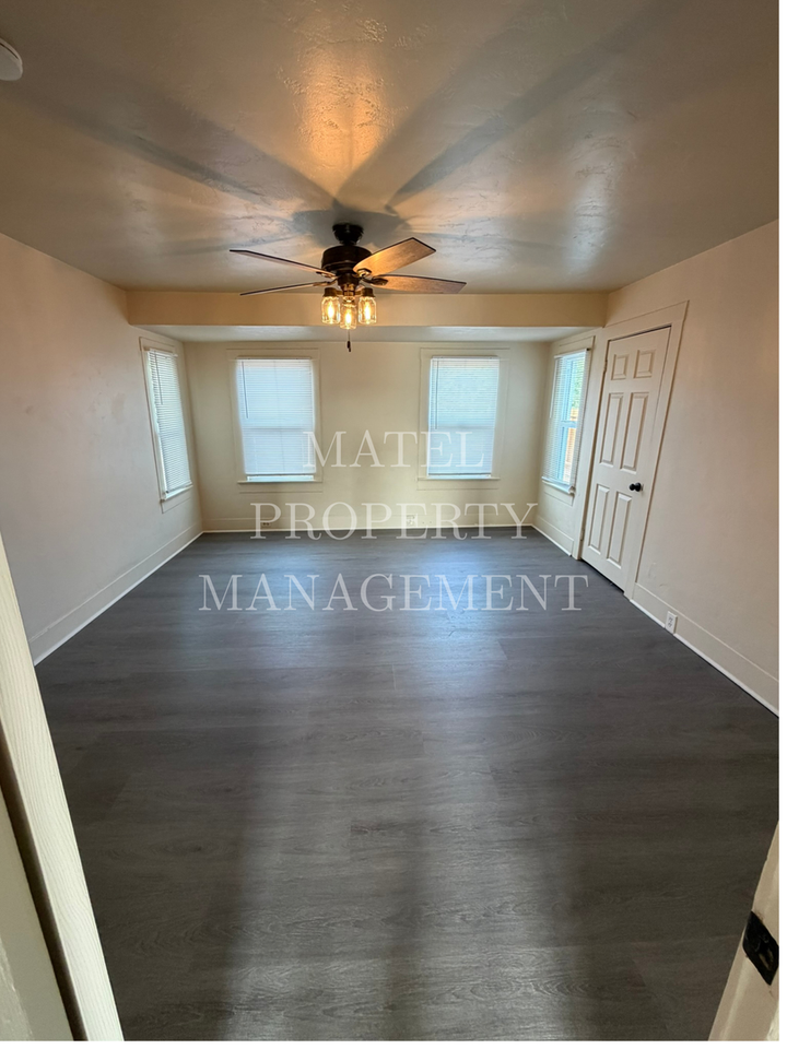 2113 Illinois Ave - Photo 4 of 27