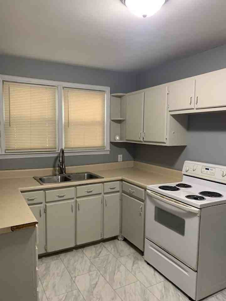114 Rosemary Rd - Photo 4 of 10