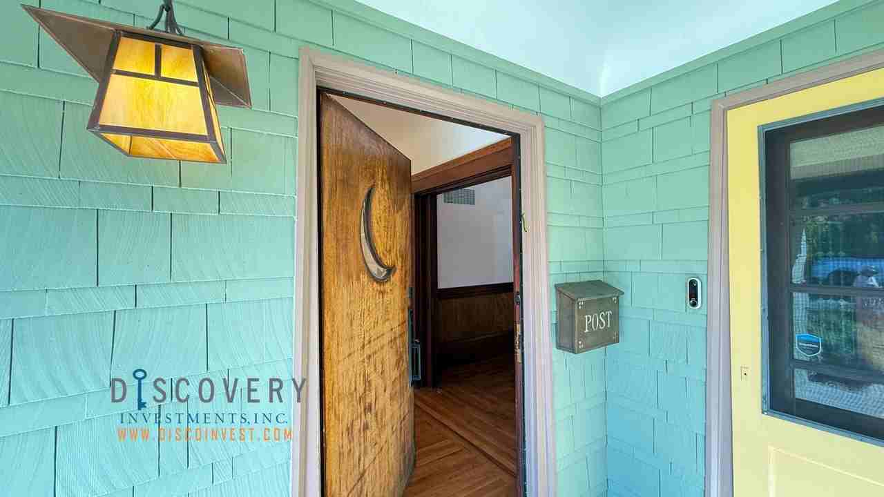 4624 Dolores Ave - Photo 2 of 36