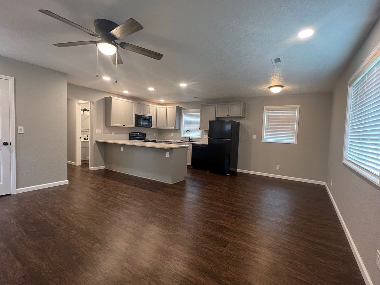 412 N Fort St - Photo 7 of 22