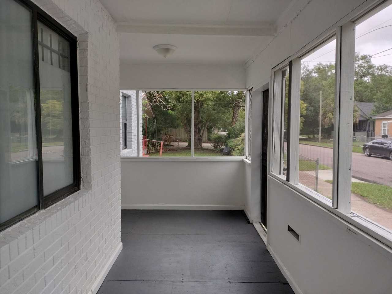 1695 W 2nd St - Photo 4 of 16