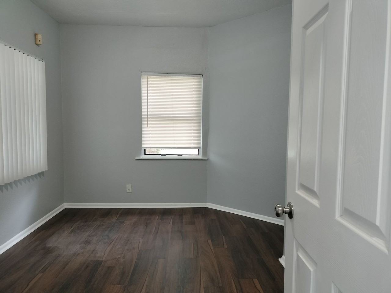 1695 W 2nd St - Photo 6 of 16