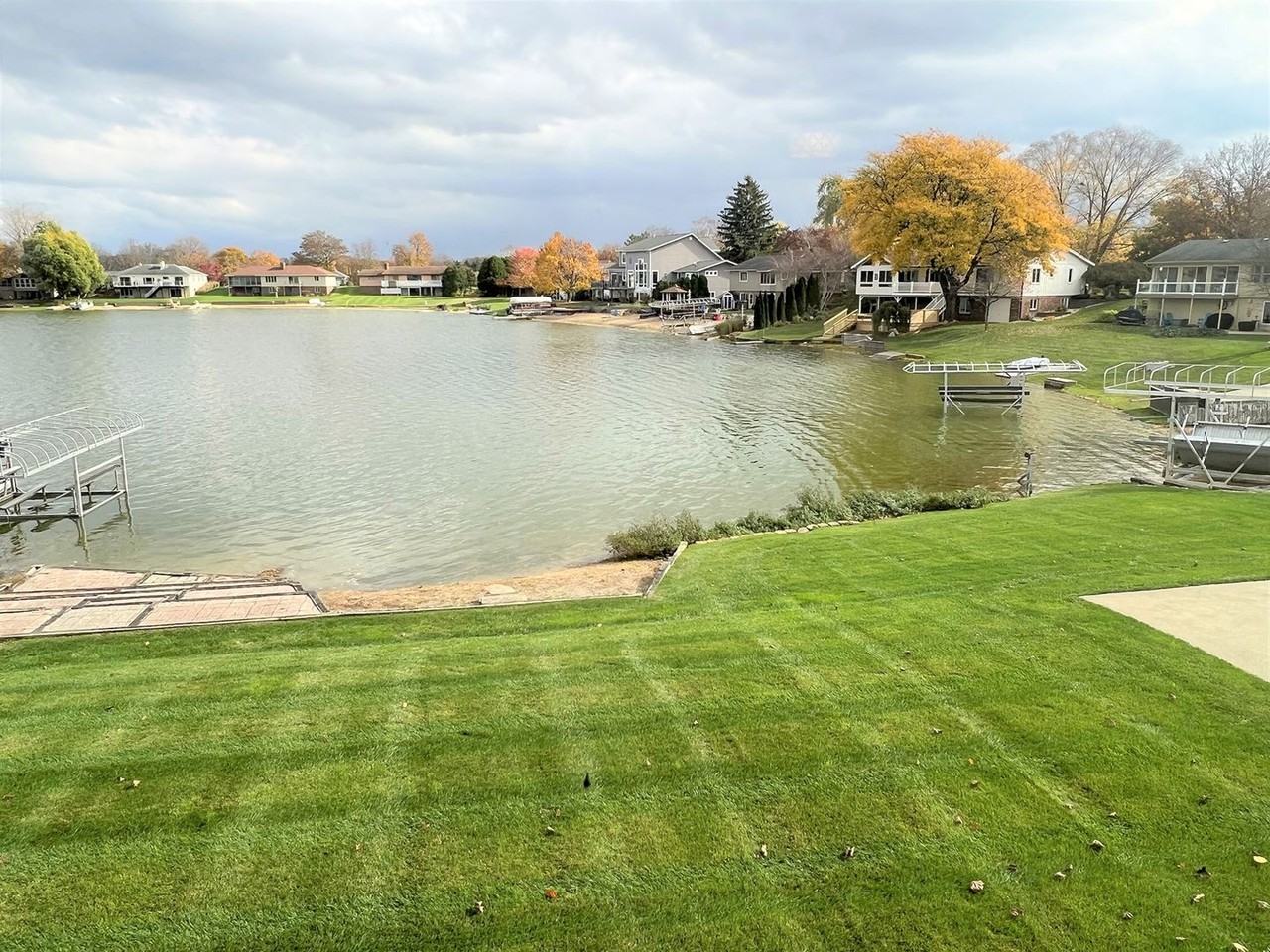 6724 Rushmore Ct - Photo 2 of 19
