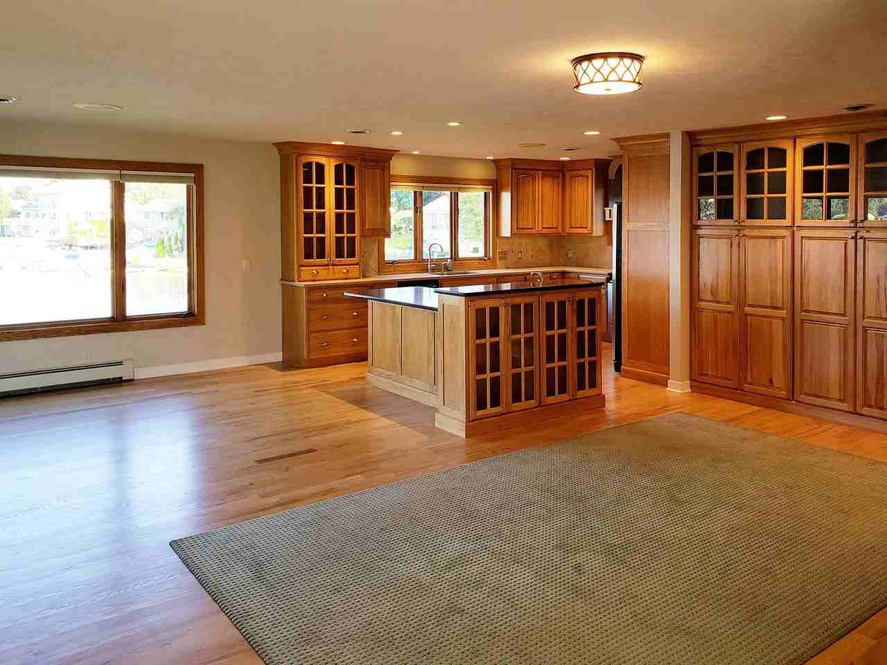 6724 Rushmore Ct - Photo 6 of 19
