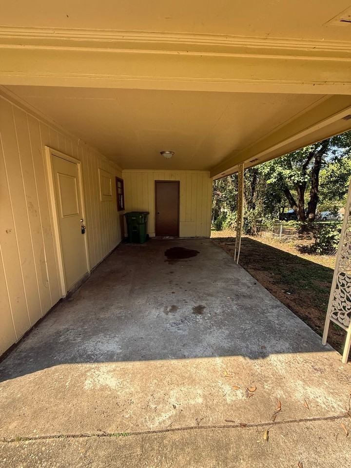 259 Empire Rd - Photo 3 of 12
