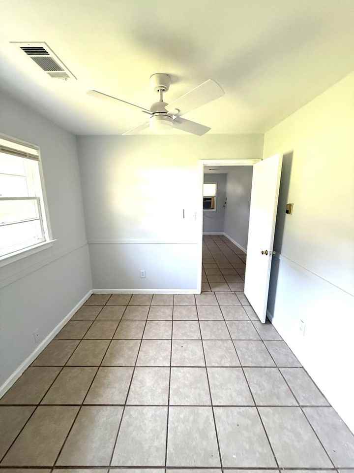 259 Empire Rd - Photo 6 of 12