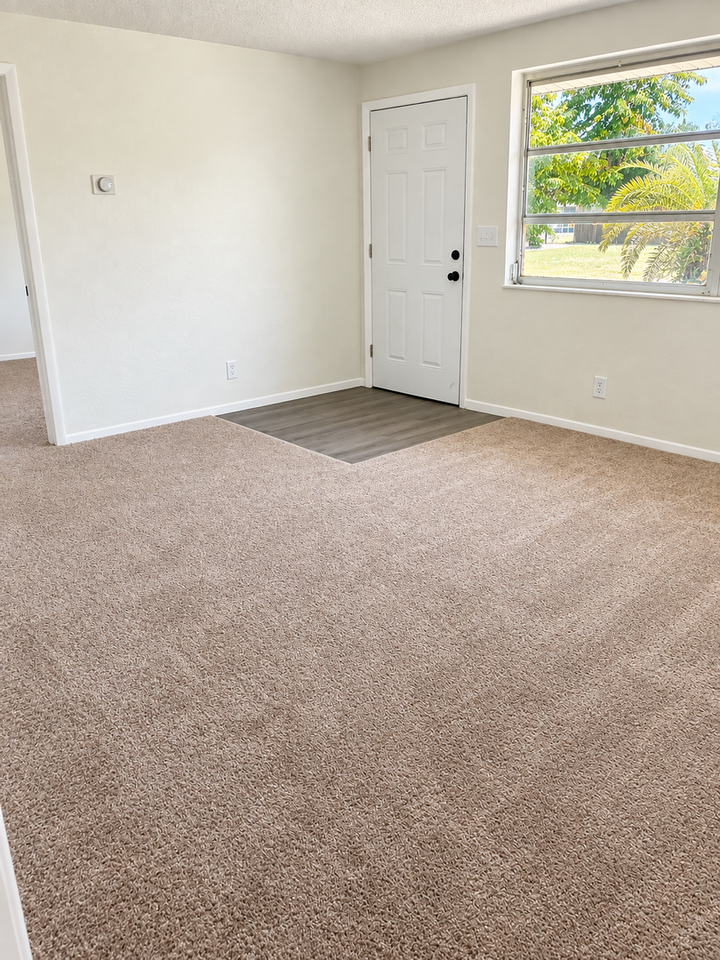 1464 Richmond Ave - Photo 2 of 14