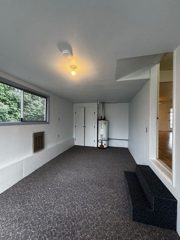 811 E Spokane Ave - Photo 7 of 17