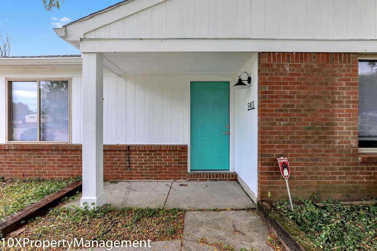 5401 Adderley Ave - Photo 4 of 25