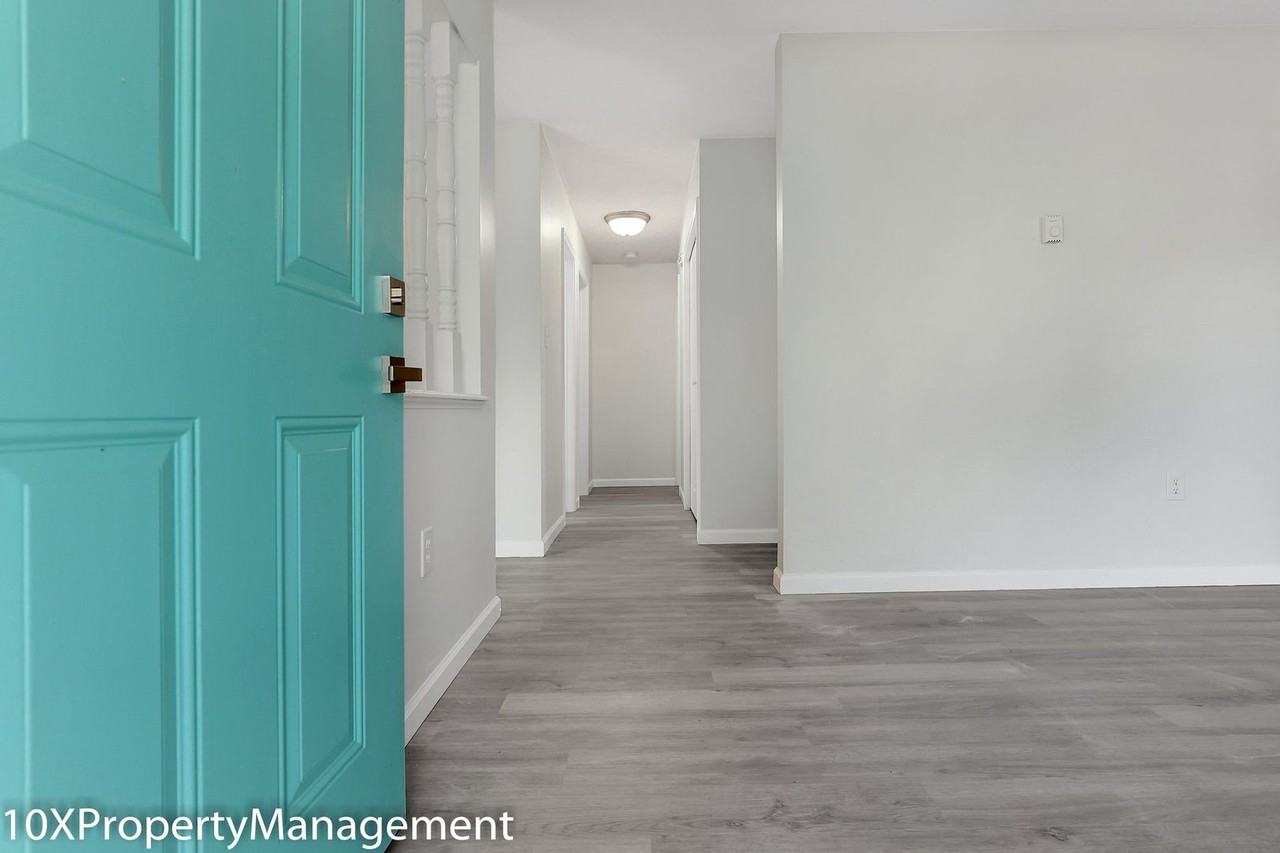 5401 Adderley Ave - Photo 5 of 25
