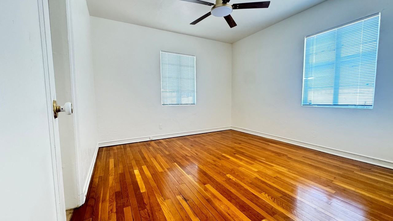 3019 E Drachman St - Photo 4 of 11