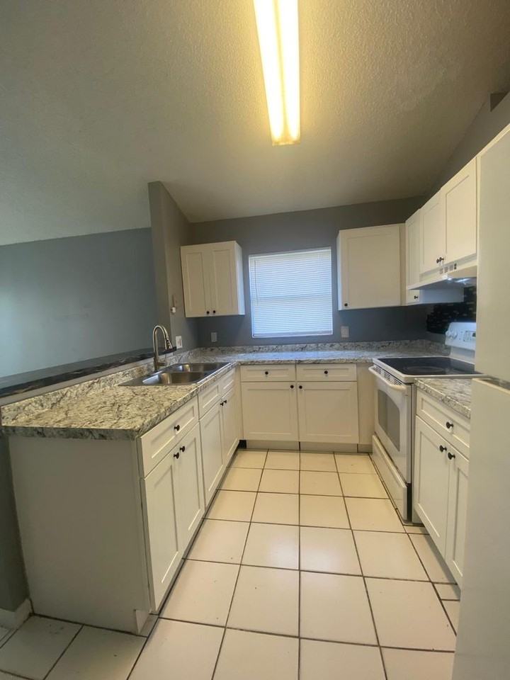 4029 Kaluga Park St - Photo 2 of 15