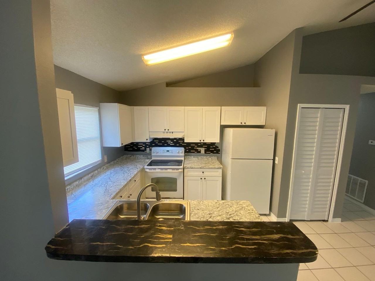 4029 Kaluga Park St - Photo 4 of 15