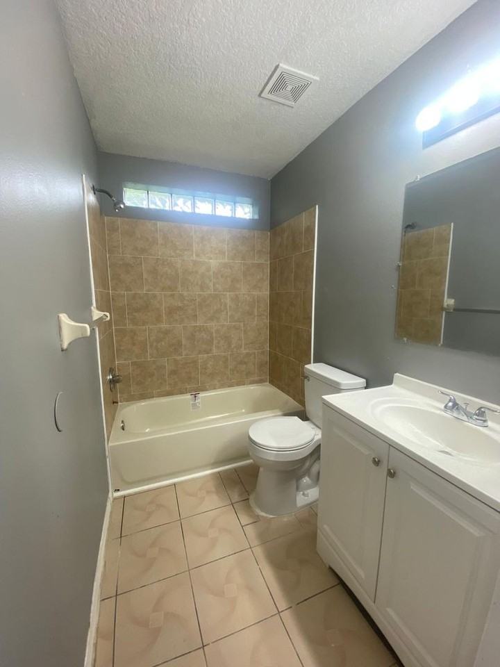 4029 Kaluga Park St - Photo 5 of 15