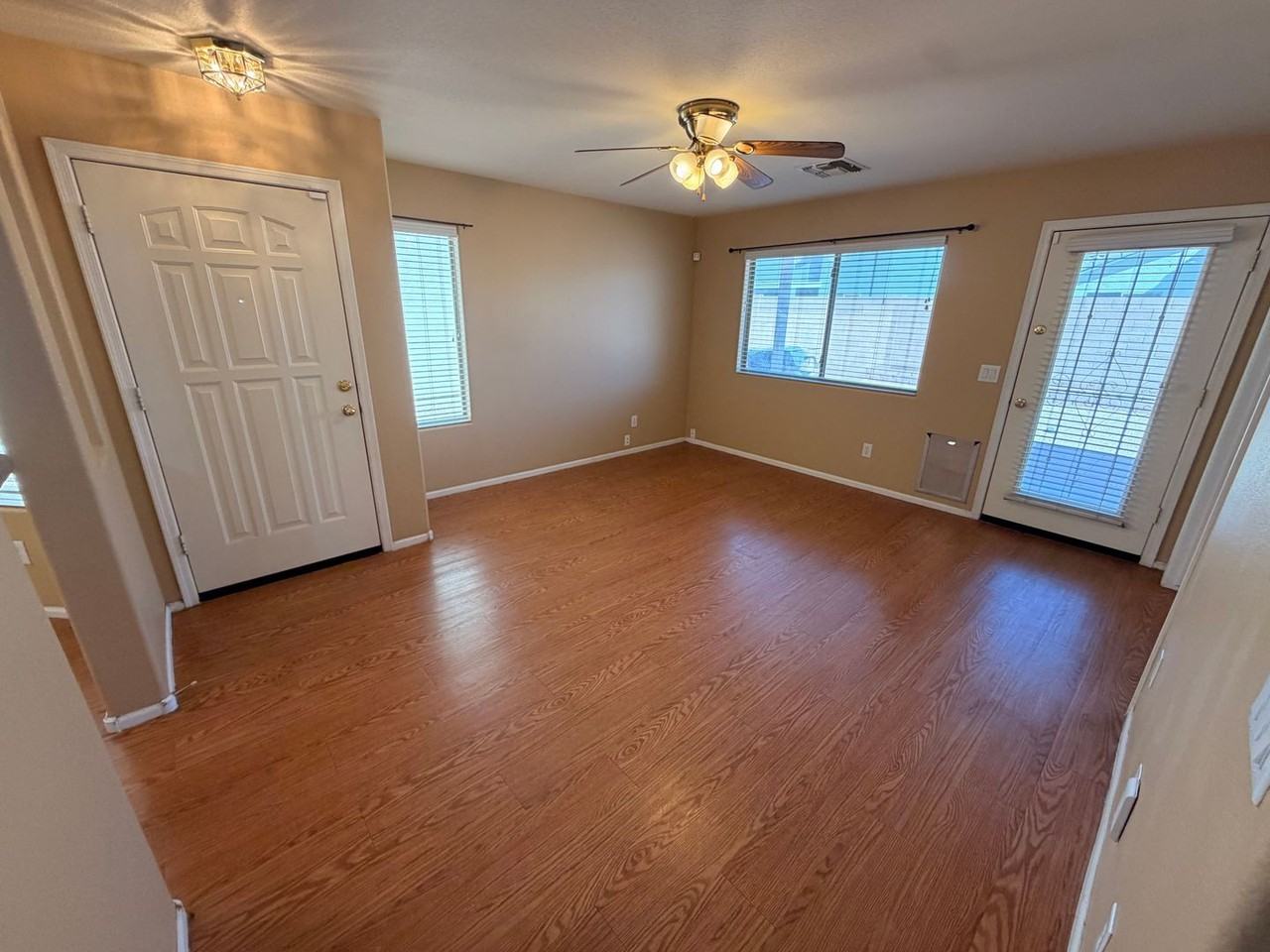 16504 W Moreland St - Photo 2 of 23