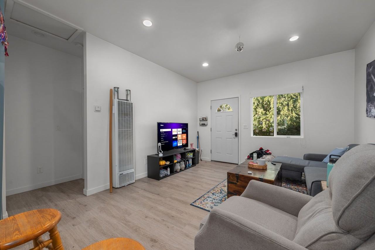 5156 Brockbank Pl - Photo 2 of 13