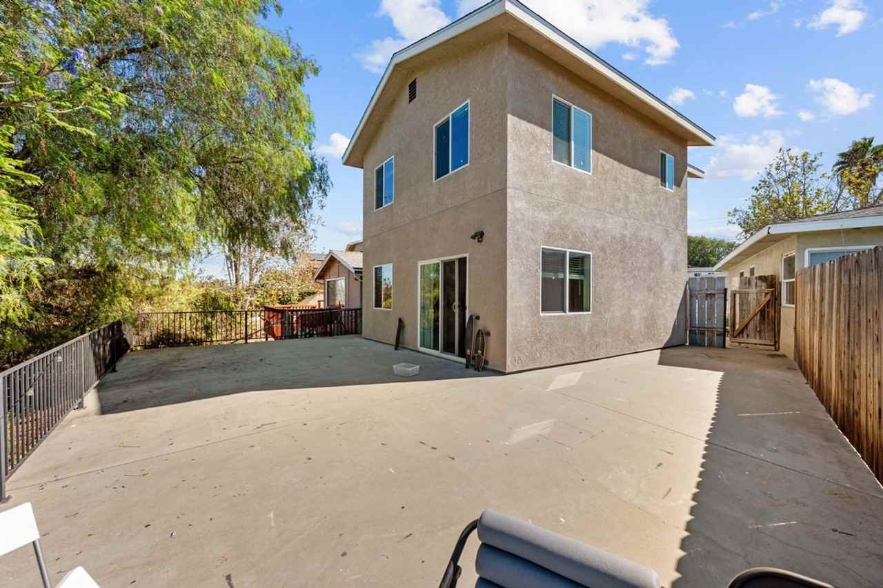 5377 E Falls View Dr