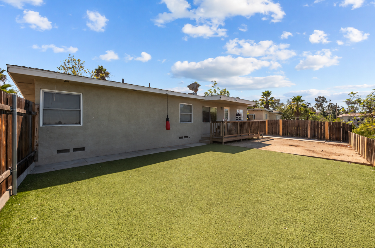 5379 E Falls View Dr - Photo 2 of 26