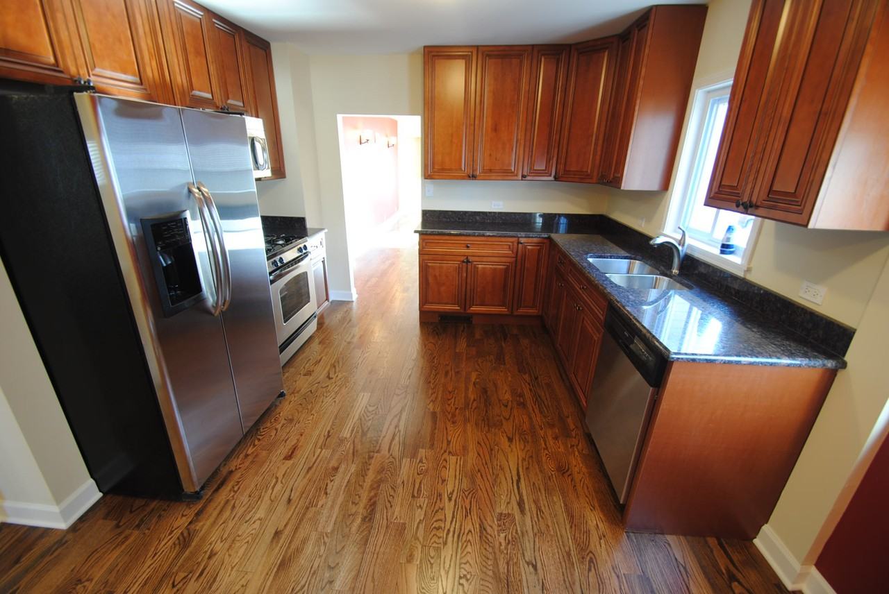 716 S Oakland Ave - Photo 3 of 9