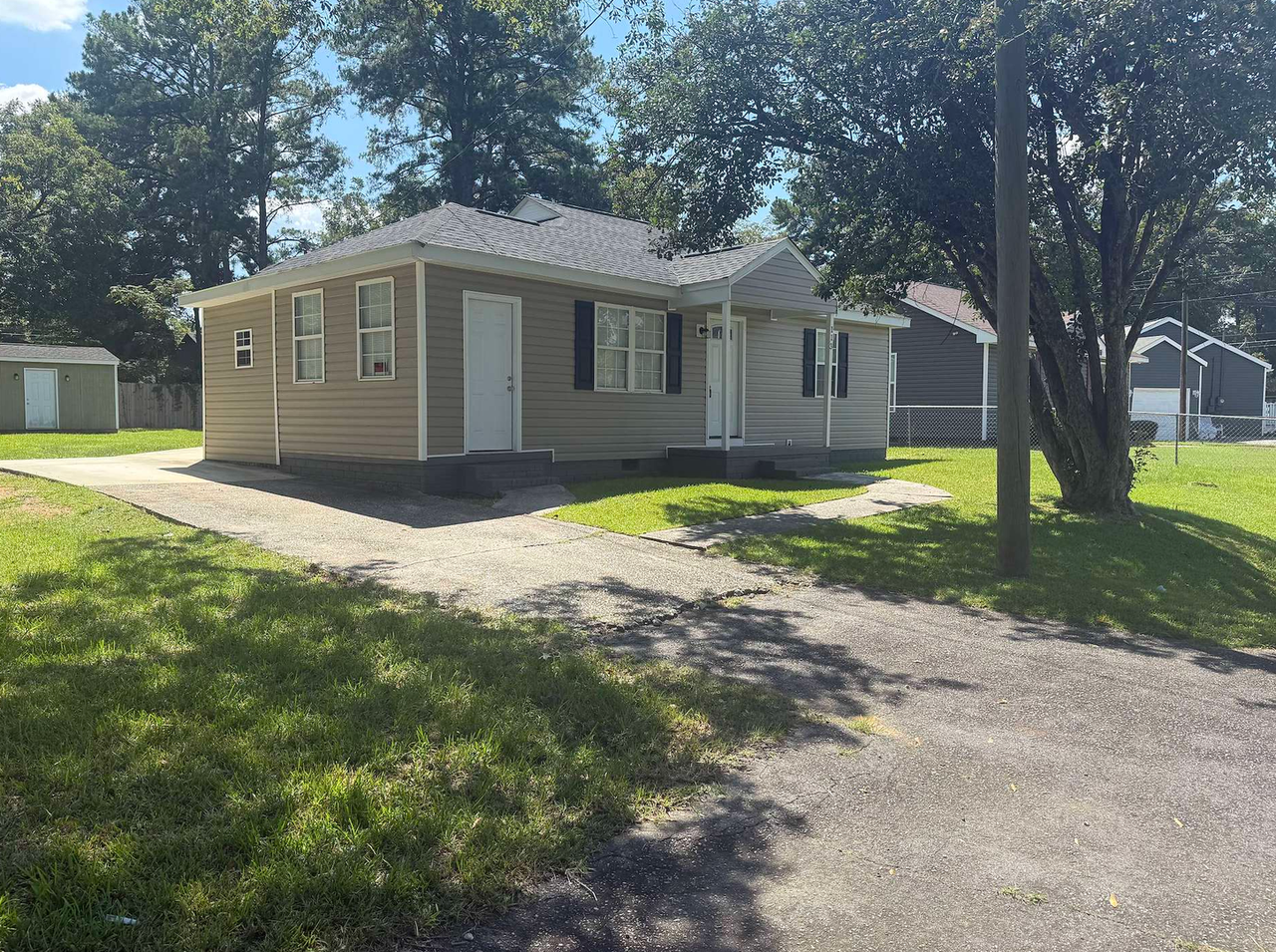 113 Rose St - Photo 2 of 9