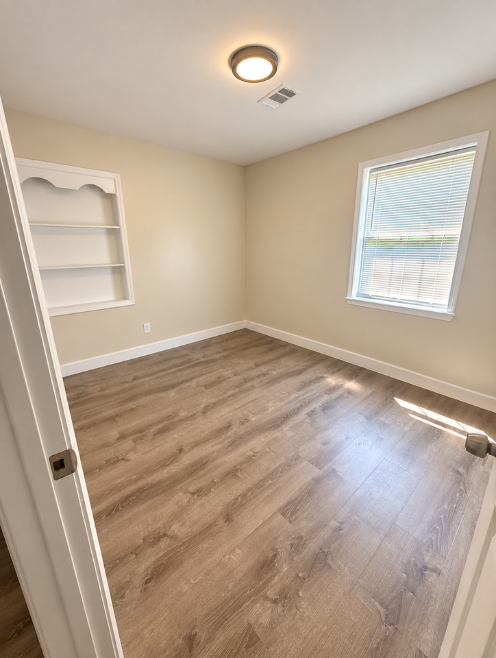 113 Rose St - Photo 6 of 9
