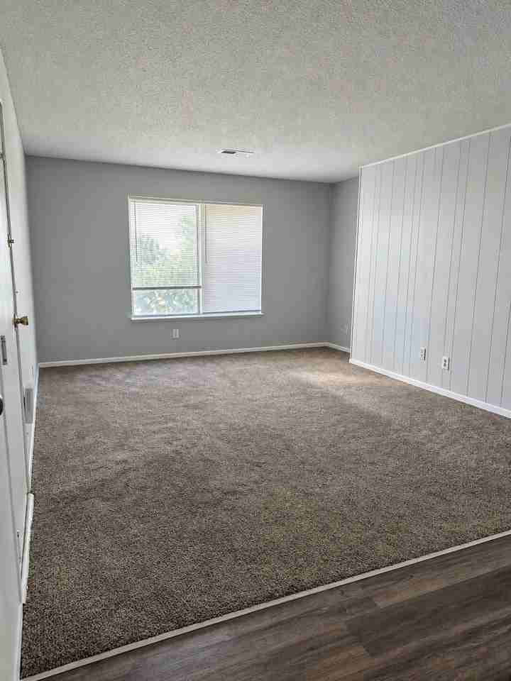 Candlelite Apartments - Photo 6 of 14