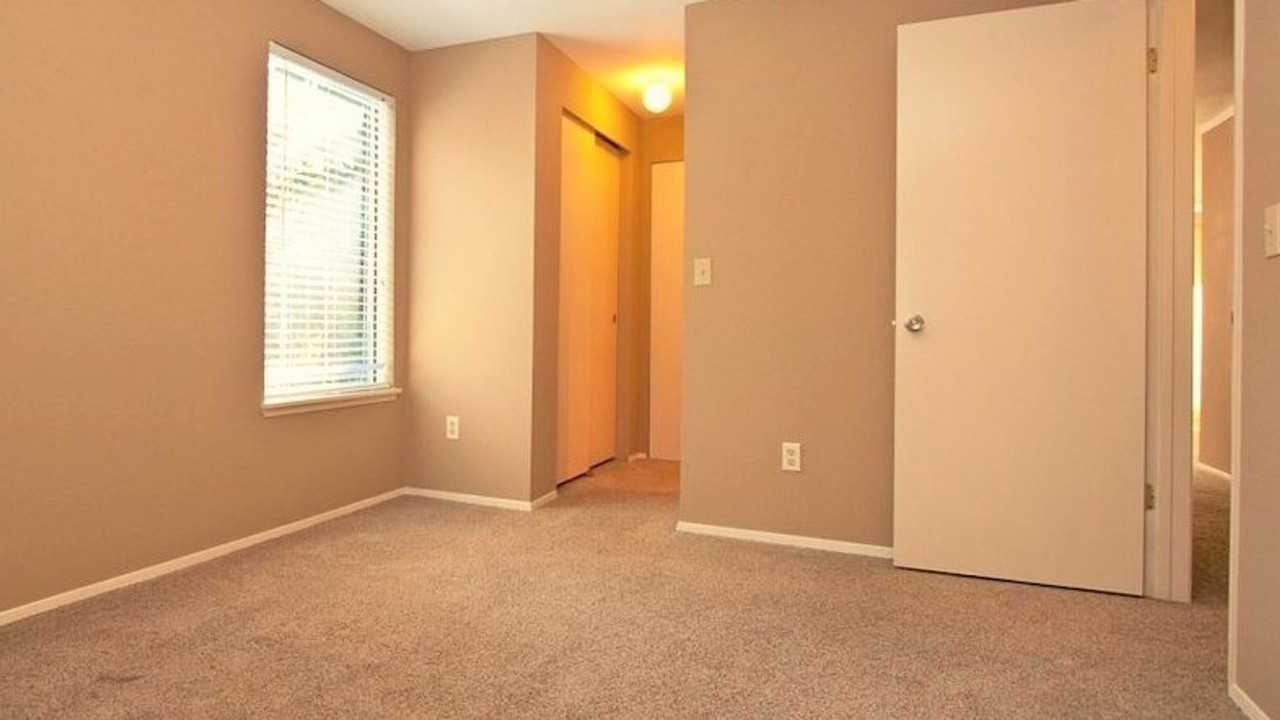 13801 Old Redmond Rd #C205 - Photo 5 of 11