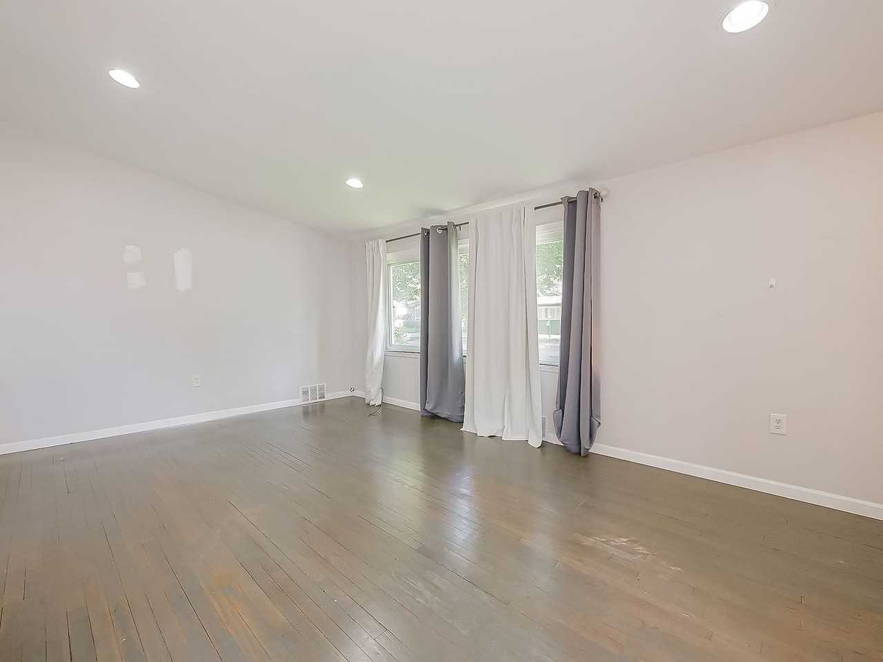 477 Moore St - Photo 3 of 35